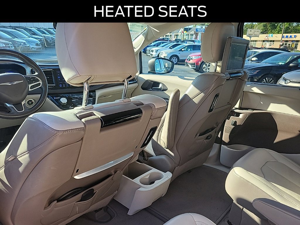 Used 2017 Chrysler Pacifica Touring-L Plus FWD image 14