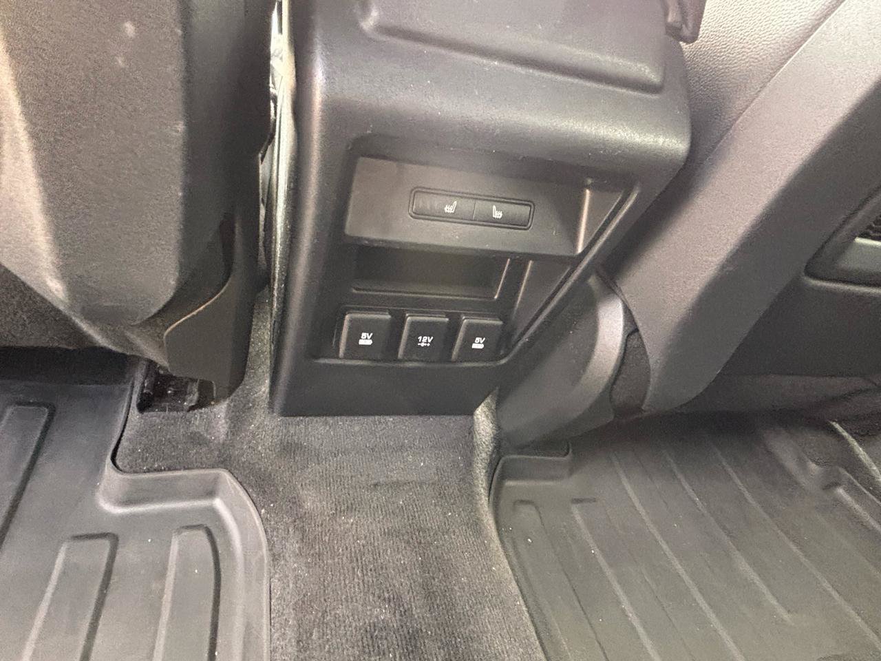 Used 2018 Land Rover Discovery Sport SE AWD/4WD image 12