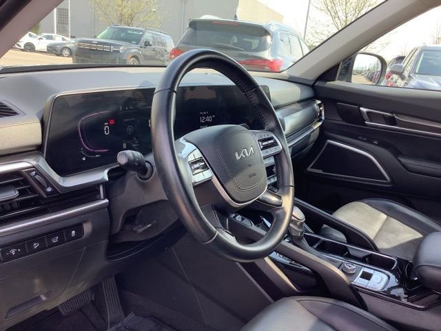 Used 2025 Kia Telluride S image 15