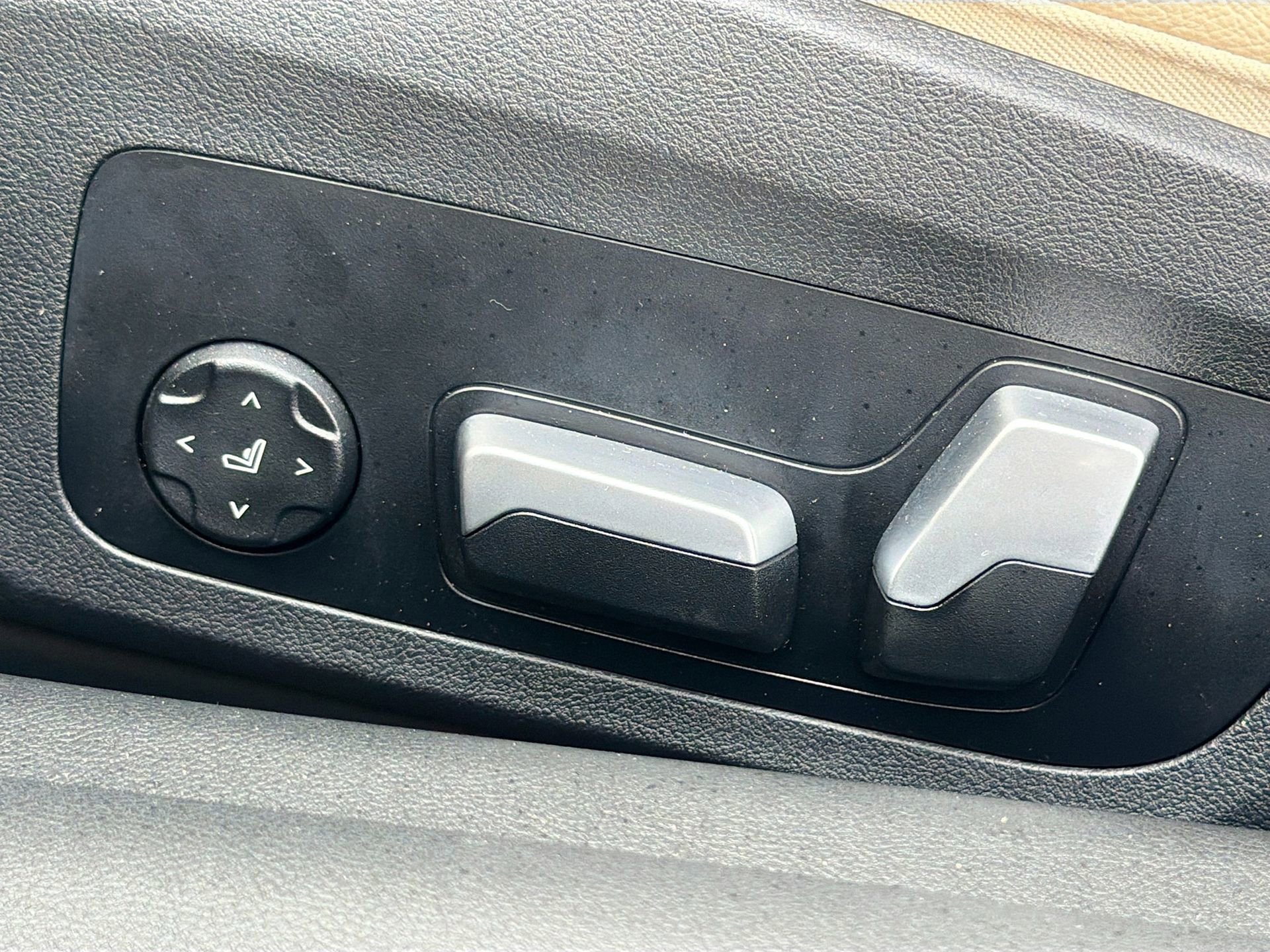 Used 2023 BMW 430i Convertible w/ Convenience Package image 25