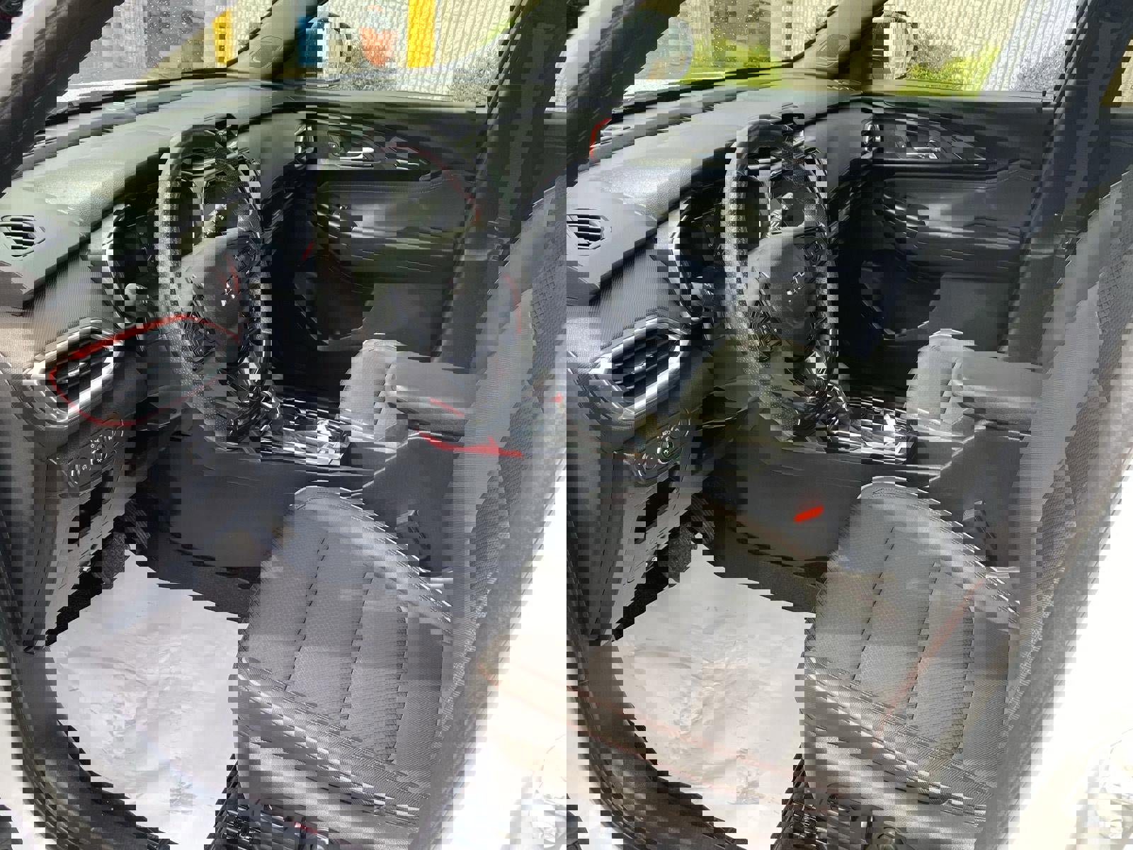 Certified 2022 Chevrolet TrailBlazer RS w/ Sun and Liftgate Package AWD/4WD image 16