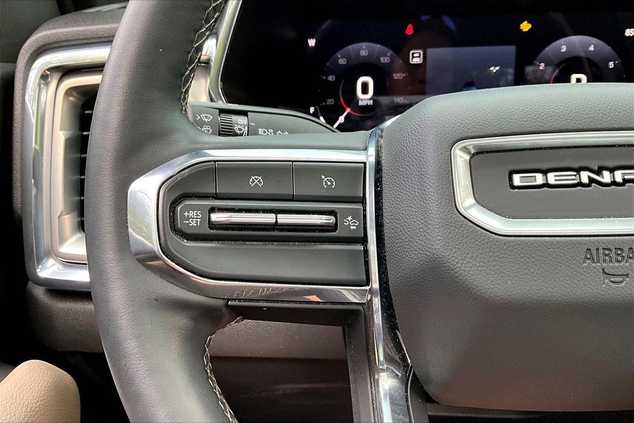 Used 2024 GMC Canyon Denali AWD/4WD image 29