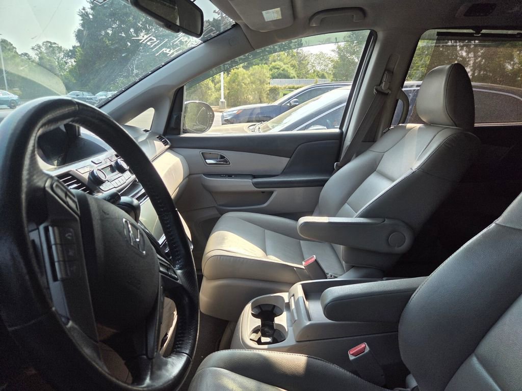 Used 2015 Honda Odyssey Touring image 5