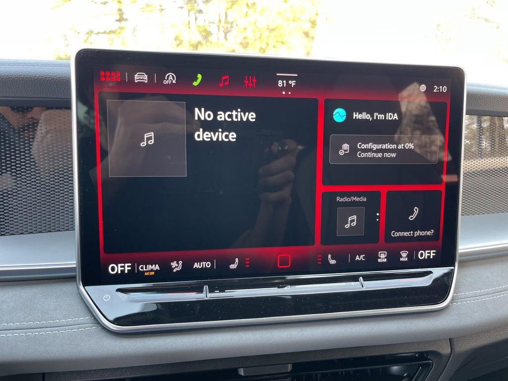 New 2026 Volkswagen Tiguan SE R-Line FWD image 8