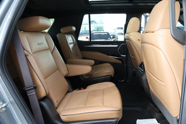 Used 2025 Cadillac Escalade Premium Luxury image 31