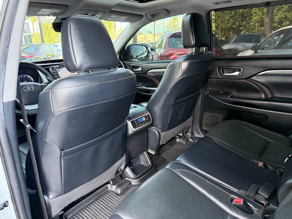 Used 2019 Toyota Highlander Limited AWD/4WD image 26