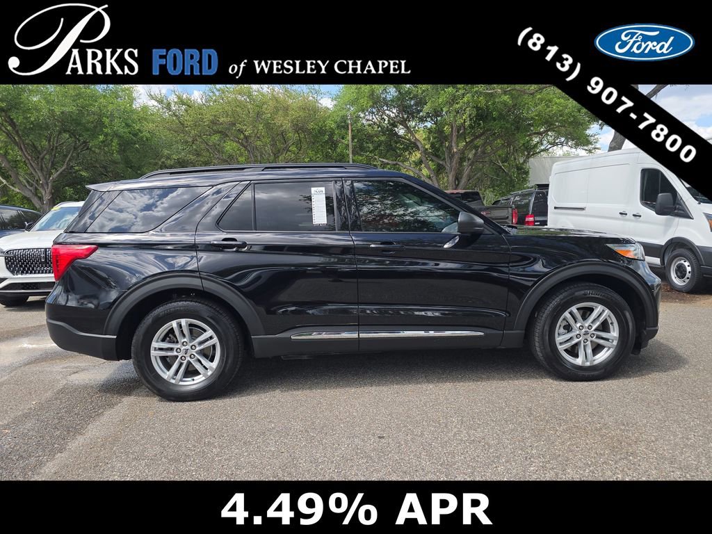 Certified 2024 Ford Explorer XLT RWD image 3