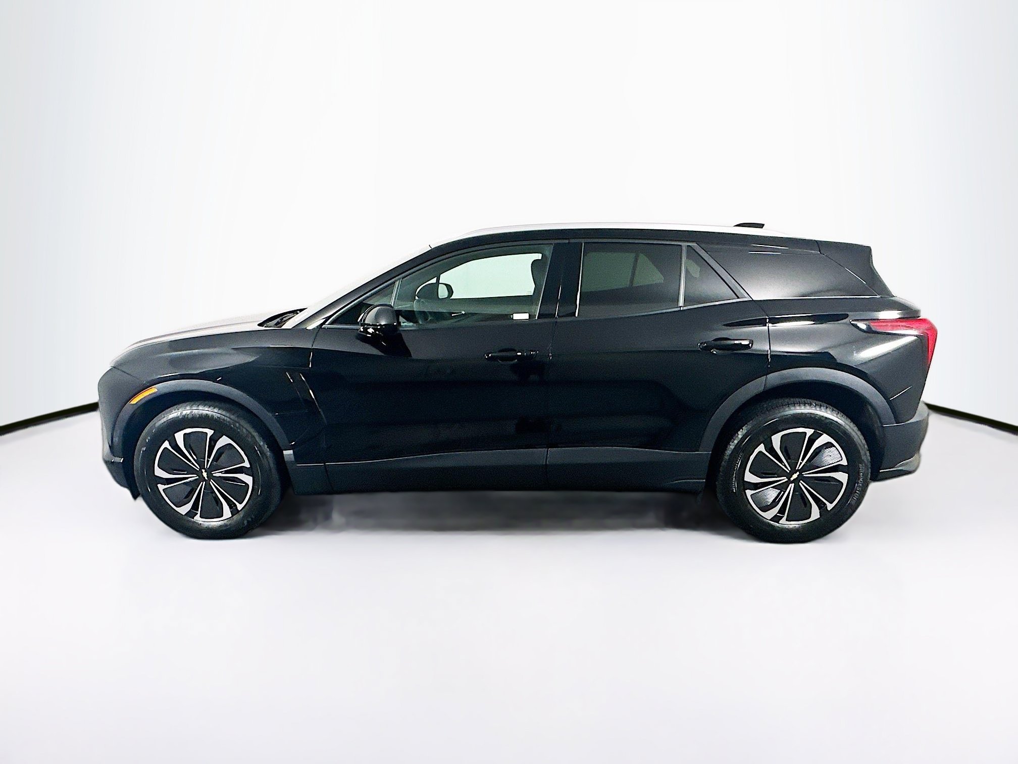 Used 2024 Chevrolet Blazer EV LT AWD/4WD image 4