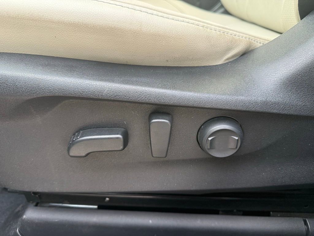 Used 2022 Subaru Ascent Limited w/ Technology Package image 23