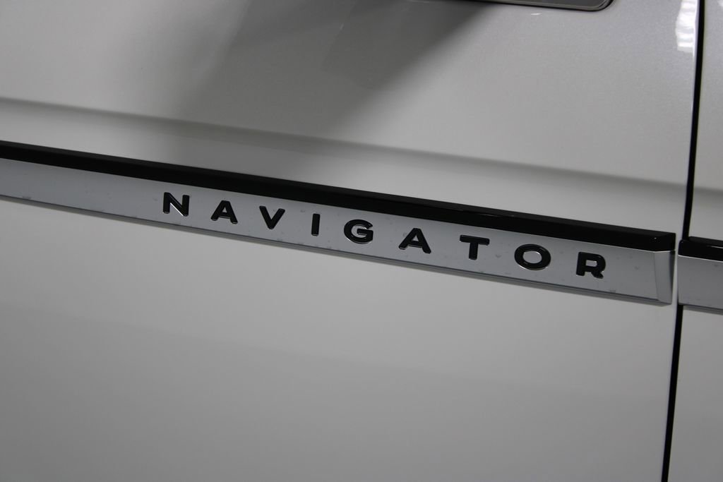 New 2026 Lincoln Navigator Reserve image 11