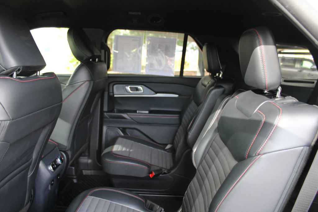 Used 2025 Ford Explorer ST-Line AWD/4WD image 46