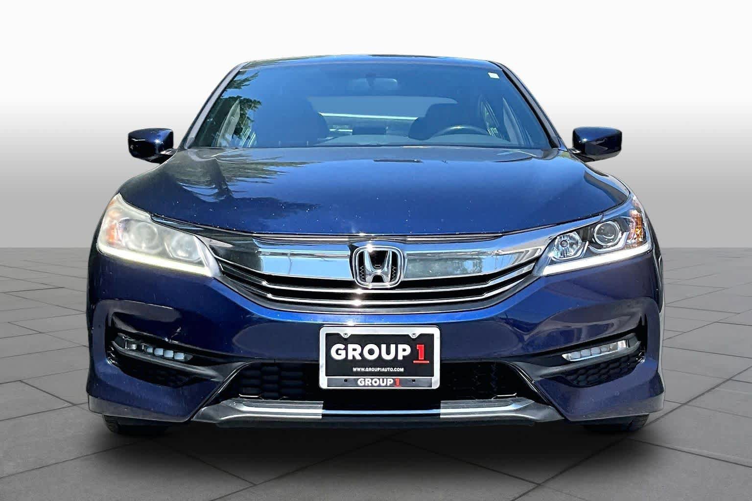 Used 2017 Honda Accord Sport image 4