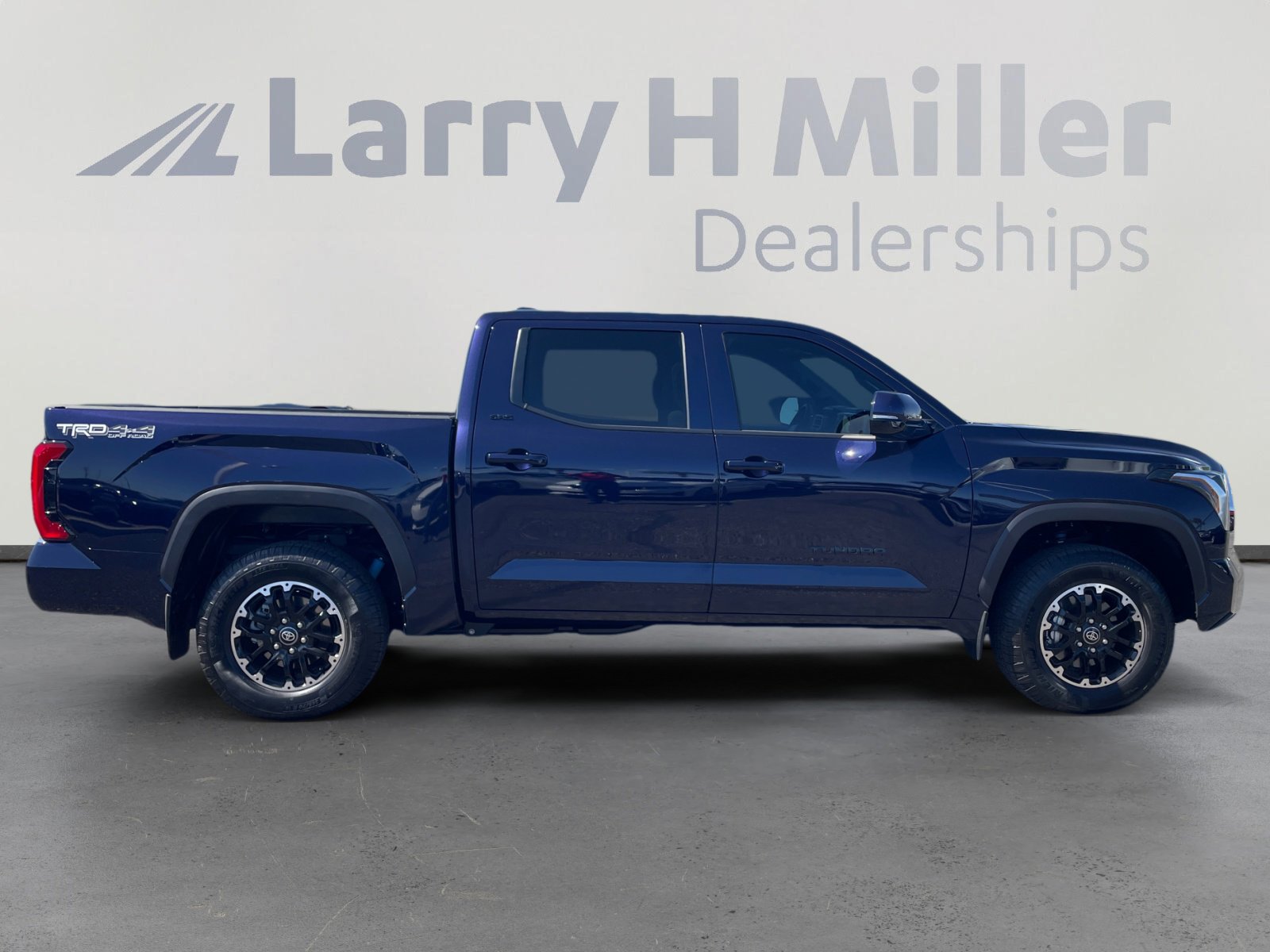 Certified 2025 Toyota Tundra SR5 w/ TRD Off-Road Package AWD/4WD image 6