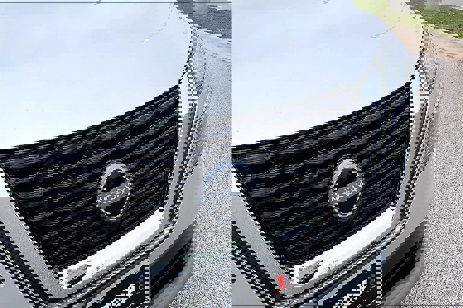 Used 2022 Nissan Rogue SV image 27