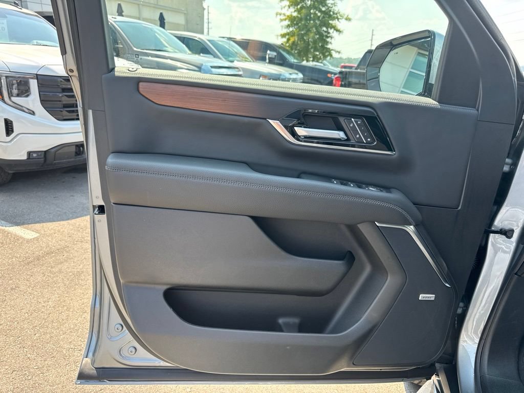 New 2026 GMC Yukon XL Denali w/ Advanced Technology Package AWD/4WD image 11