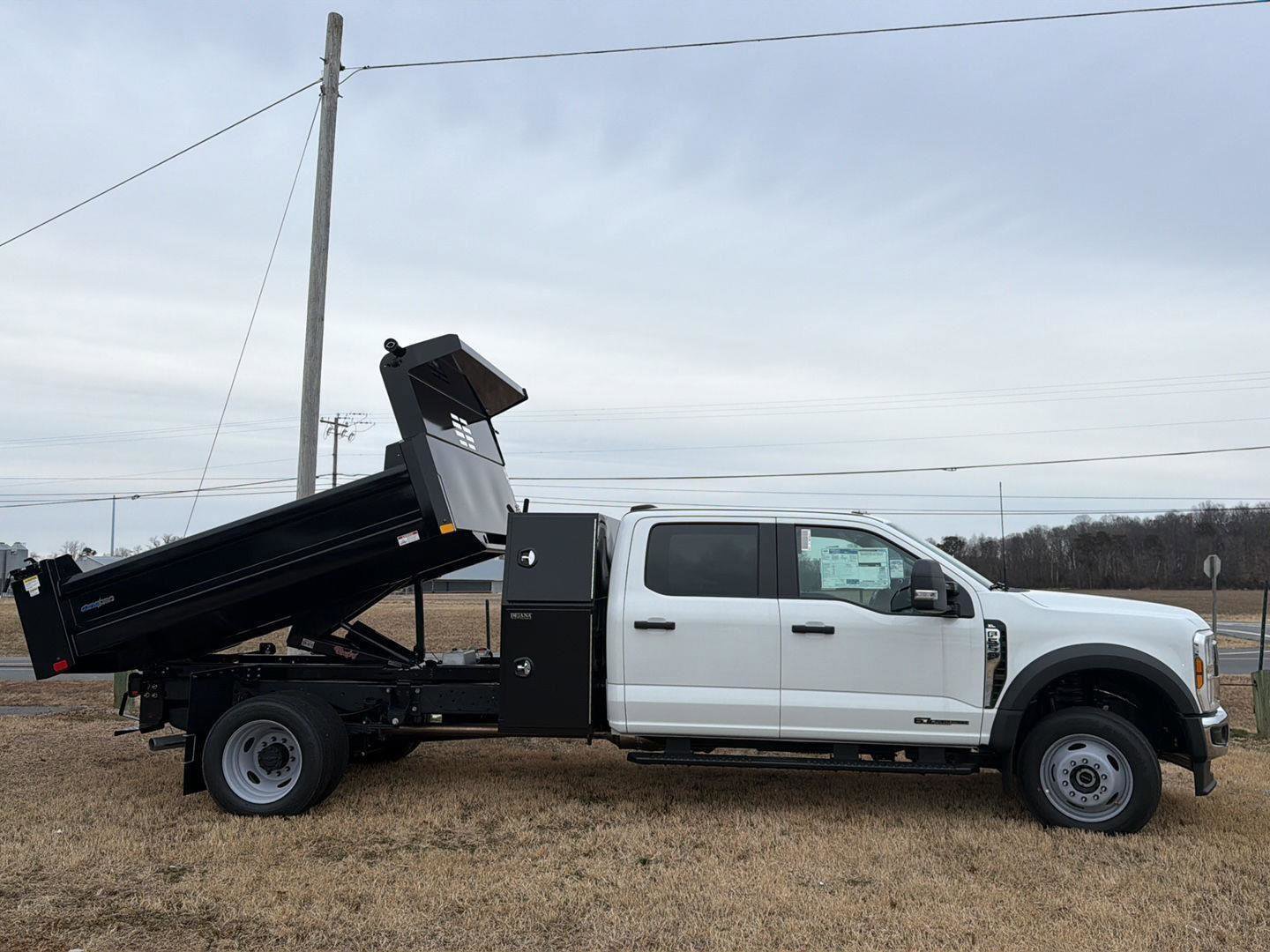 New 2026 Ford F550 4x4 Crew Cab image 10