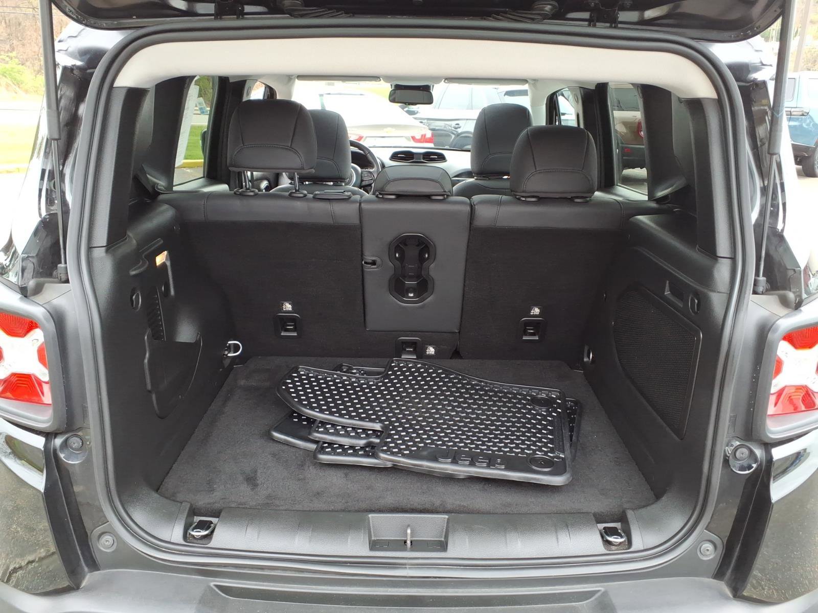 Certified 2022 Jeep Renegade Trailhawk w/ Sun/Sound Group AWD/4WD image 12