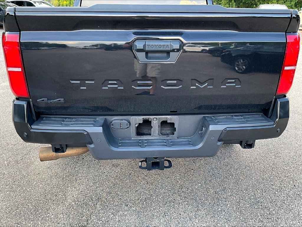 Certified 2024 Toyota Tacoma TRD Sport w/ TRD Sport Upgrade Package AWD/4WD image 10