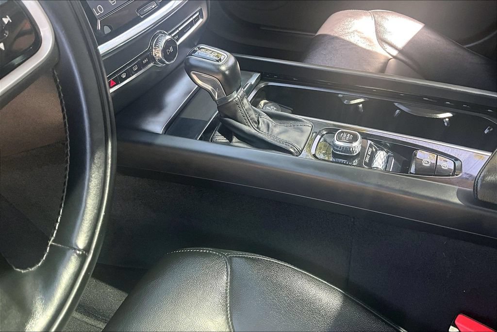 Used 2020 Volvo S60 T5 Momentum FWD image 14