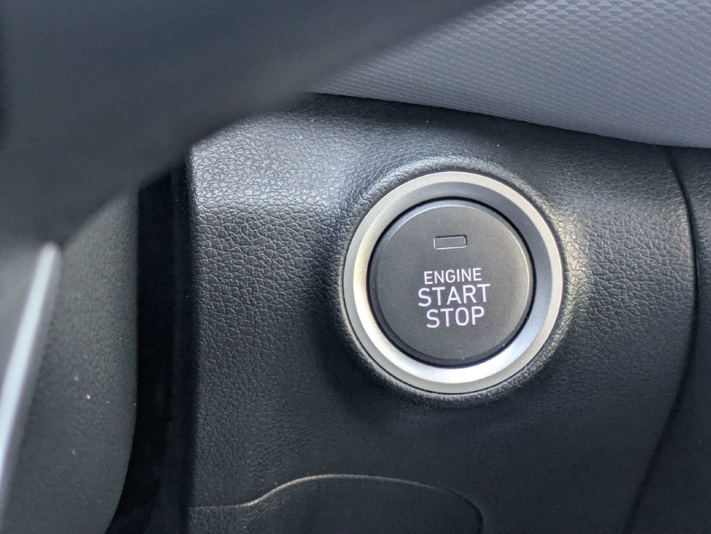 Used 2021 Hyundai Kona Limited FWD image 28