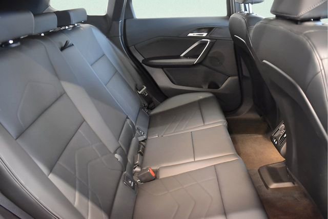 Used 2025 BMW X1 xDrive28i AWD/4WD image 17