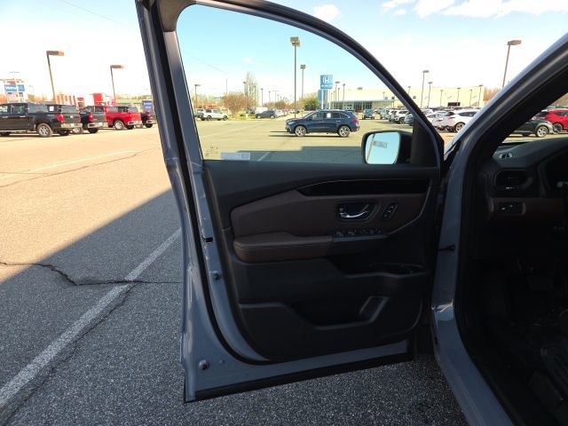 New 2026 Honda Pilot TrailSport image 13