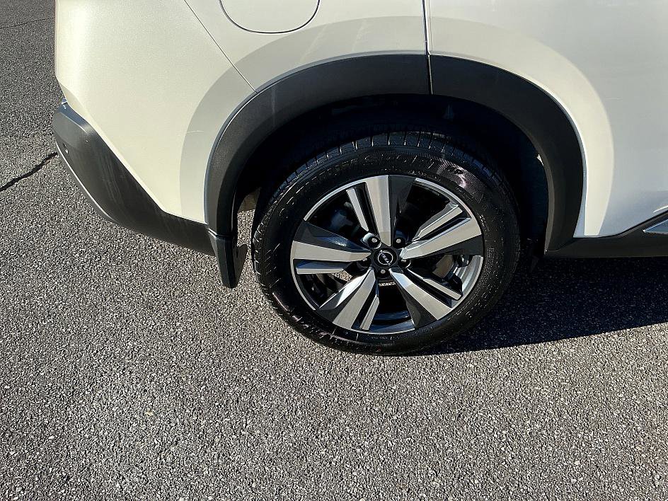 Used 2023 Nissan Rogue SL image 9