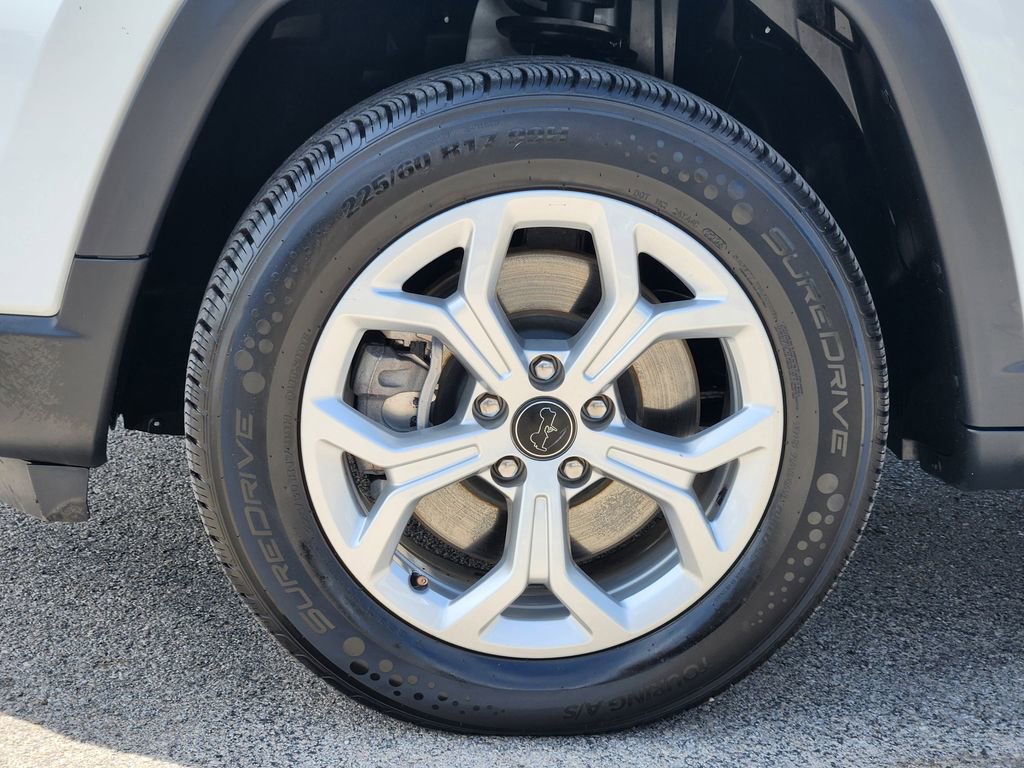 Used 2025 Jeep Compass Latitude AWD/4WD image 10