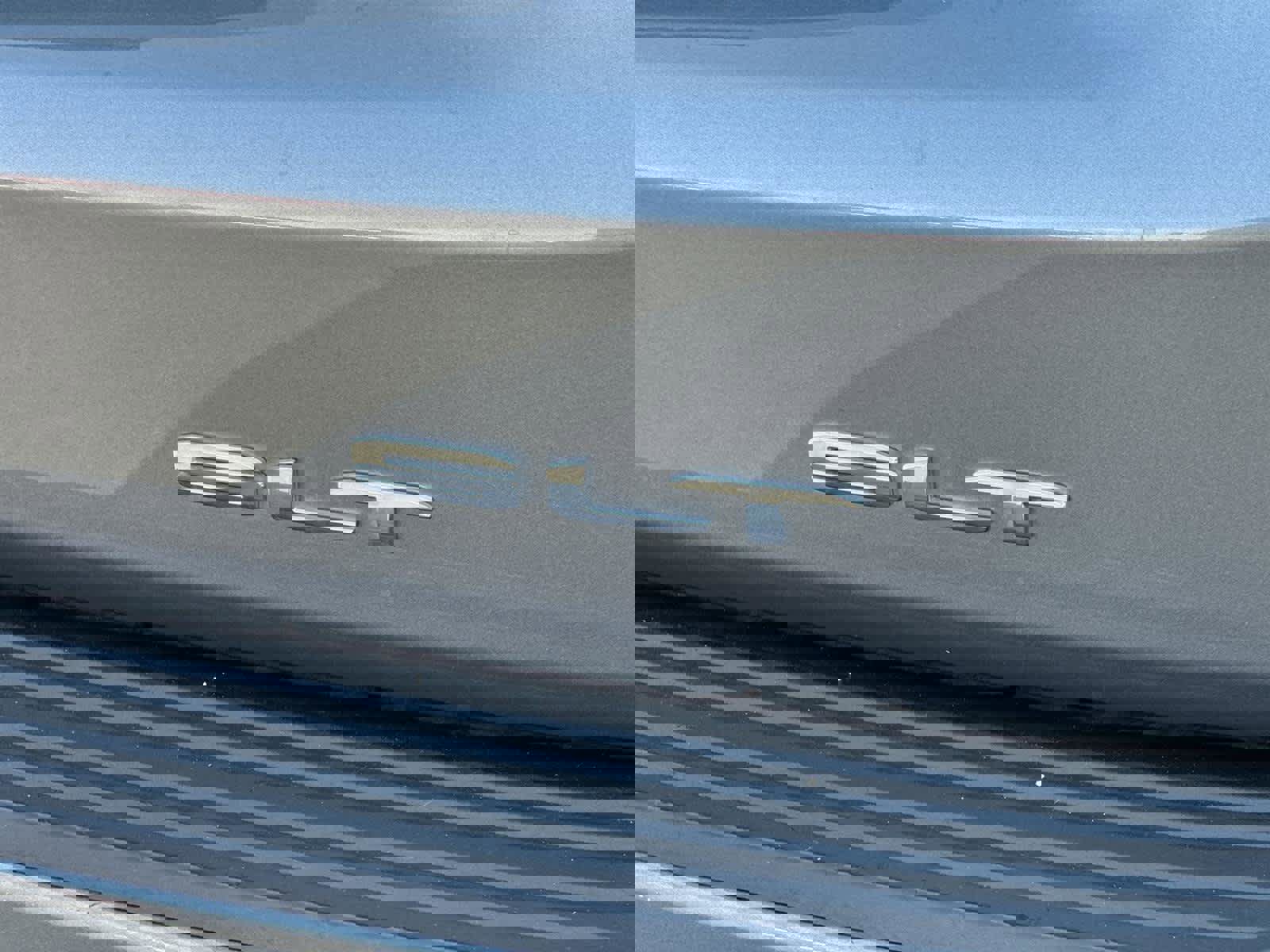 Used 2022 GMC Yukon XL SLT w/ SLT Luxury Package image 7