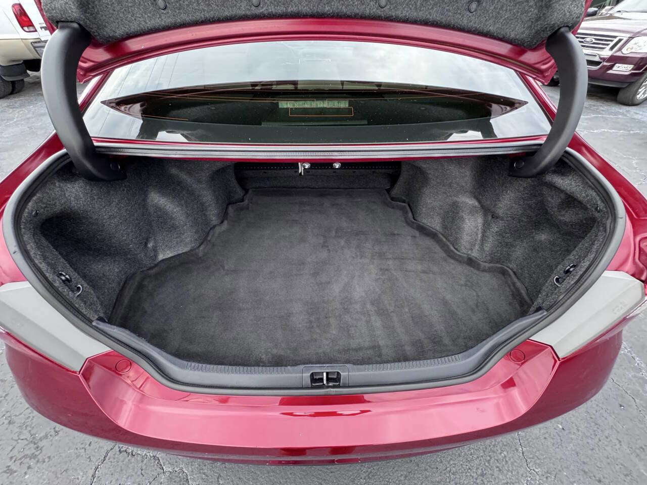 Used 2017 Toyota Camry SE image 29