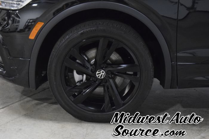 Used 2023 Volkswagen Tiguan SE R-Line AWD/4WD image 7
