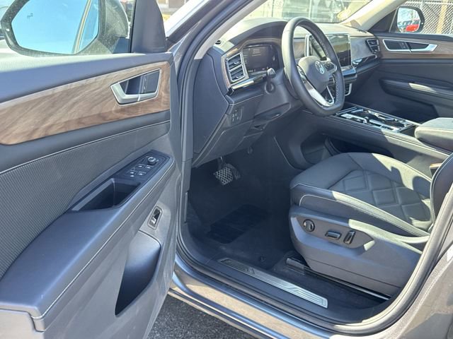 Used 2024 Volkswagen Atlas SE image 18