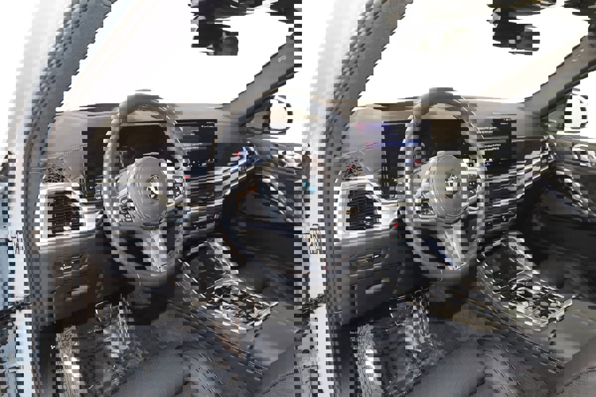 Used 2025 BMW X6 xDrive40i image 29