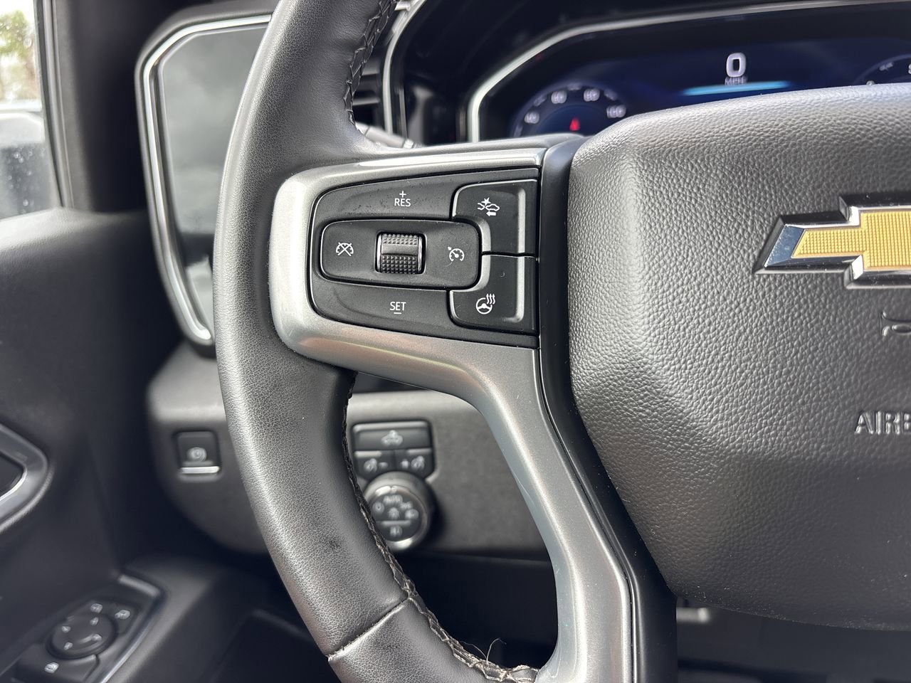 Used 2025 Chevrolet Silverado 3500 LT image 25