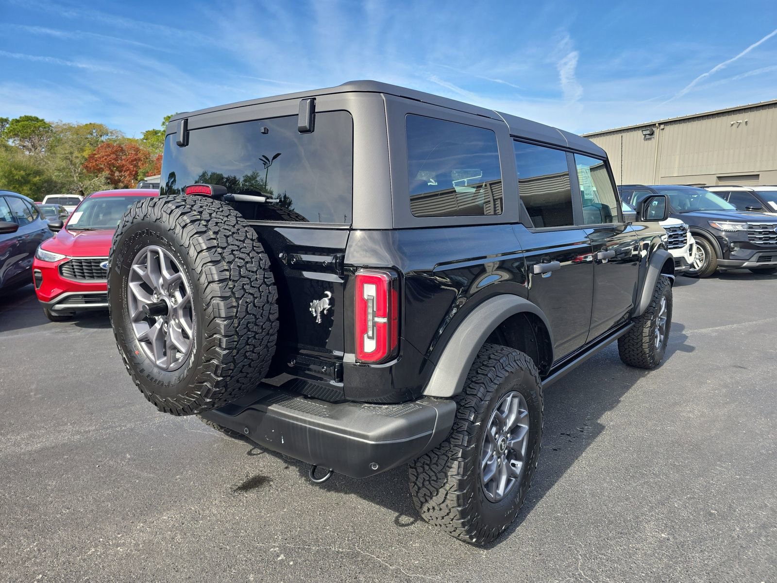 New 2025 Ford Bronco Badlands image 4