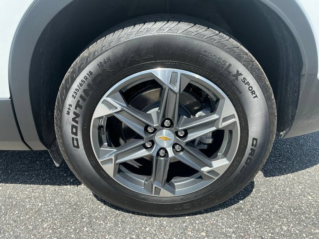 Used 2025 Chevrolet Blazer LT FWD image 16