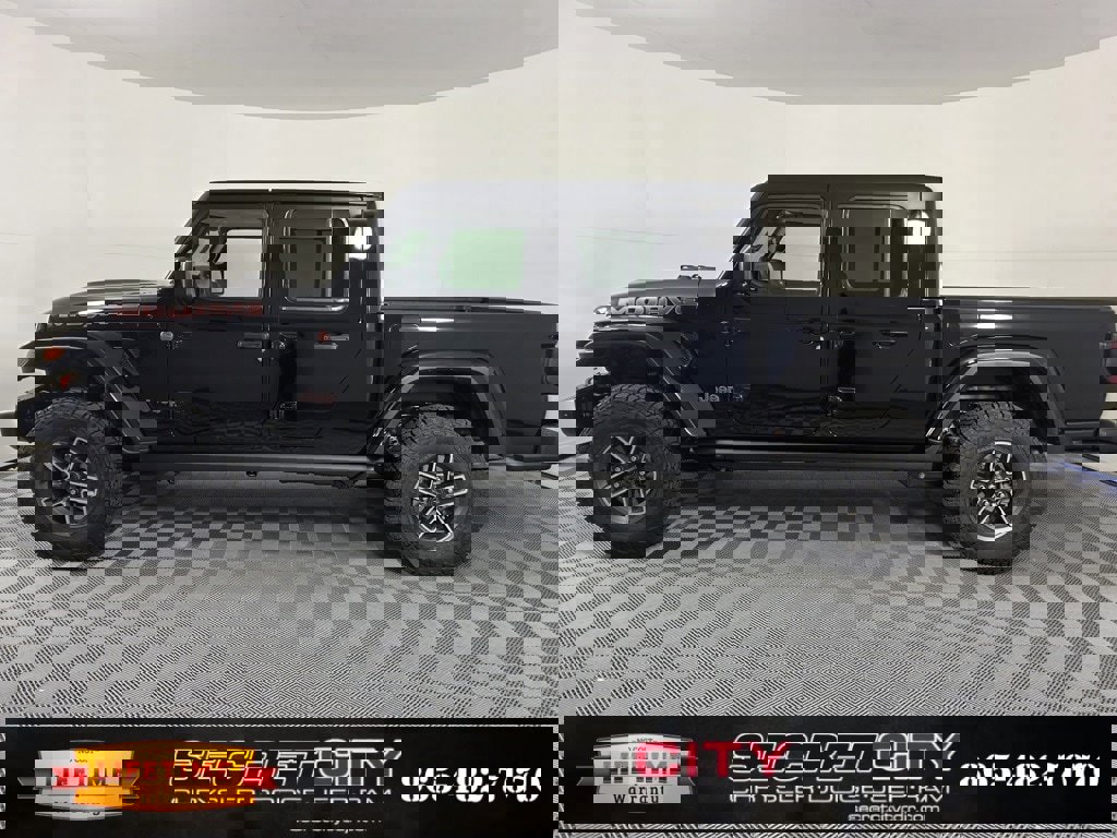 New 2025 Jeep Gladiator Mojave image 4