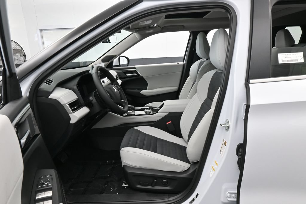 New 2026 Mitsubishi Outlander SE FWD image 11