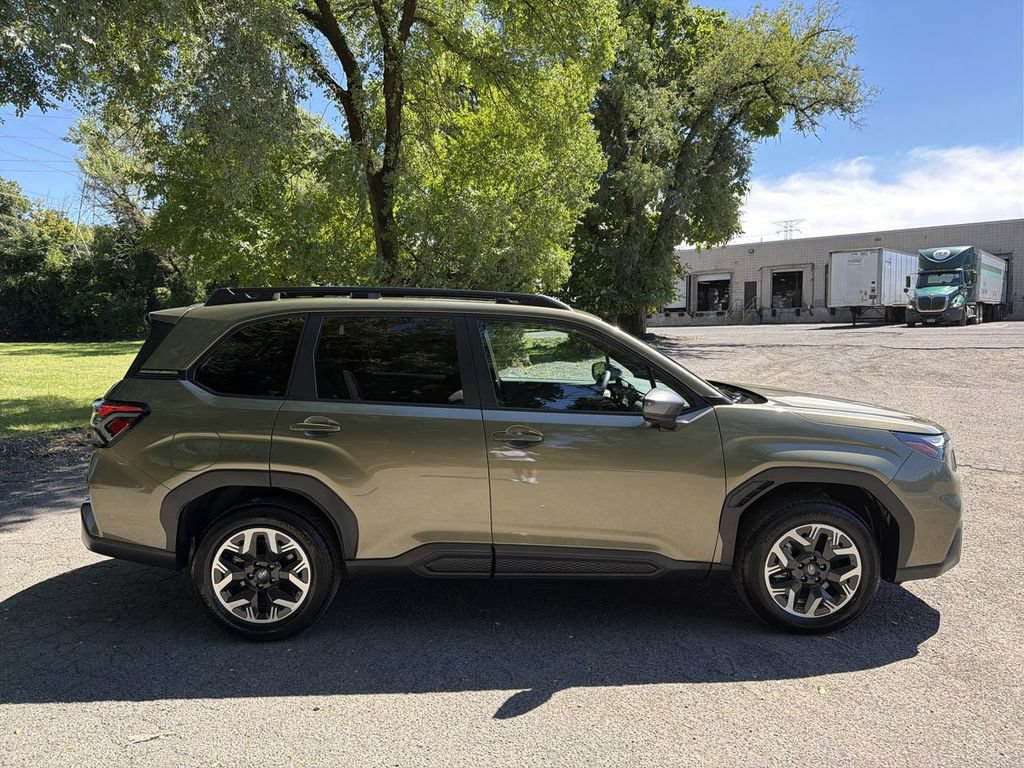 Used 2026 Subaru Forester Premium AWD/4WD image 9