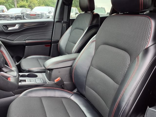Used 2025 Ford Escape ST-Line Select AWD/4WD image 3