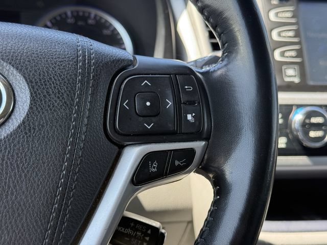 Used 2018 Toyota Highlander Limited FWD image 23