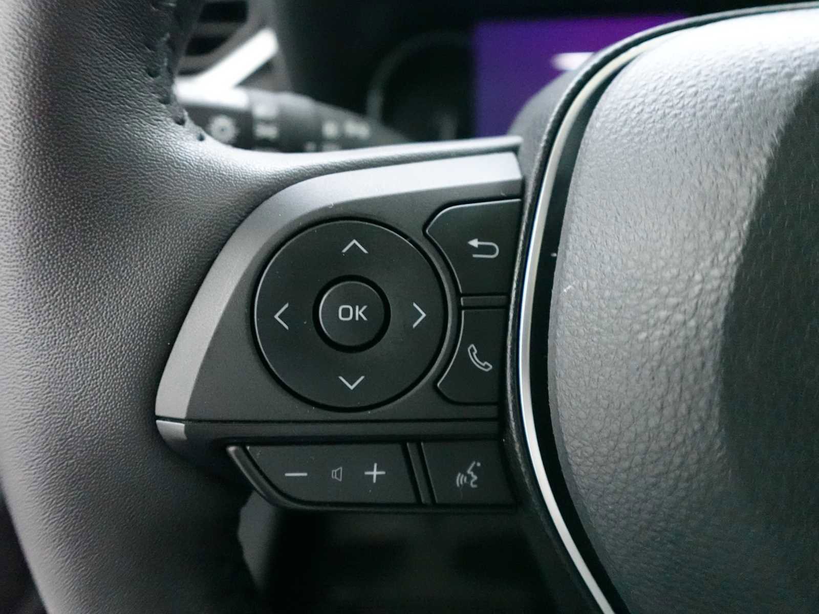 Used 2023 Toyota RAV4 XLE Premium image 17