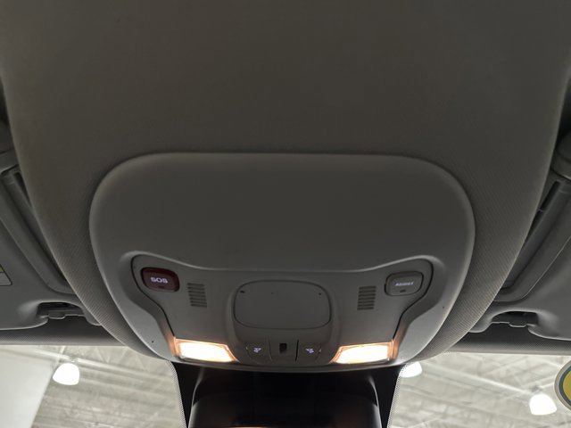 Used 2020 Jeep Renegade Altitude image 34
