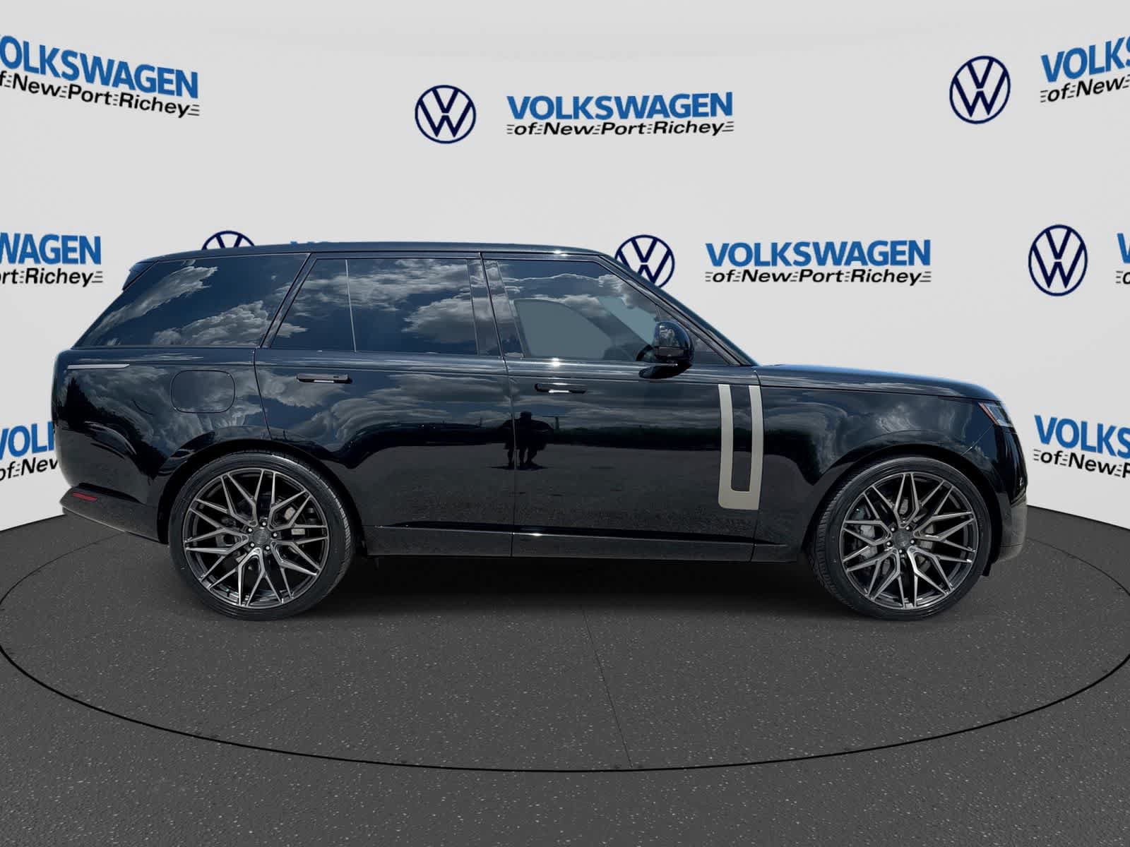 Used 2023 Land Rover Range Rover SE AWD/4WD image 7