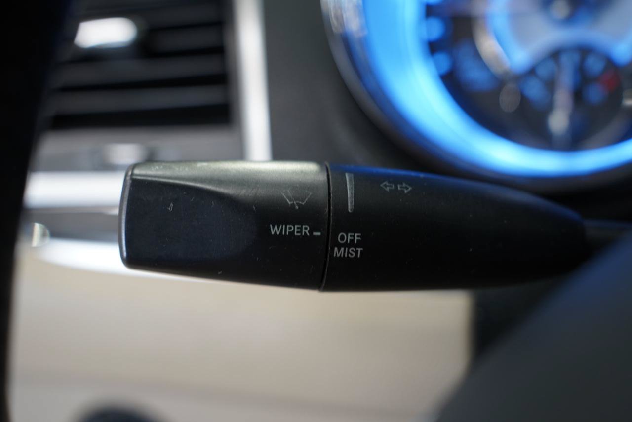Used 2011 Chrysler 300 Limited RWD image 14