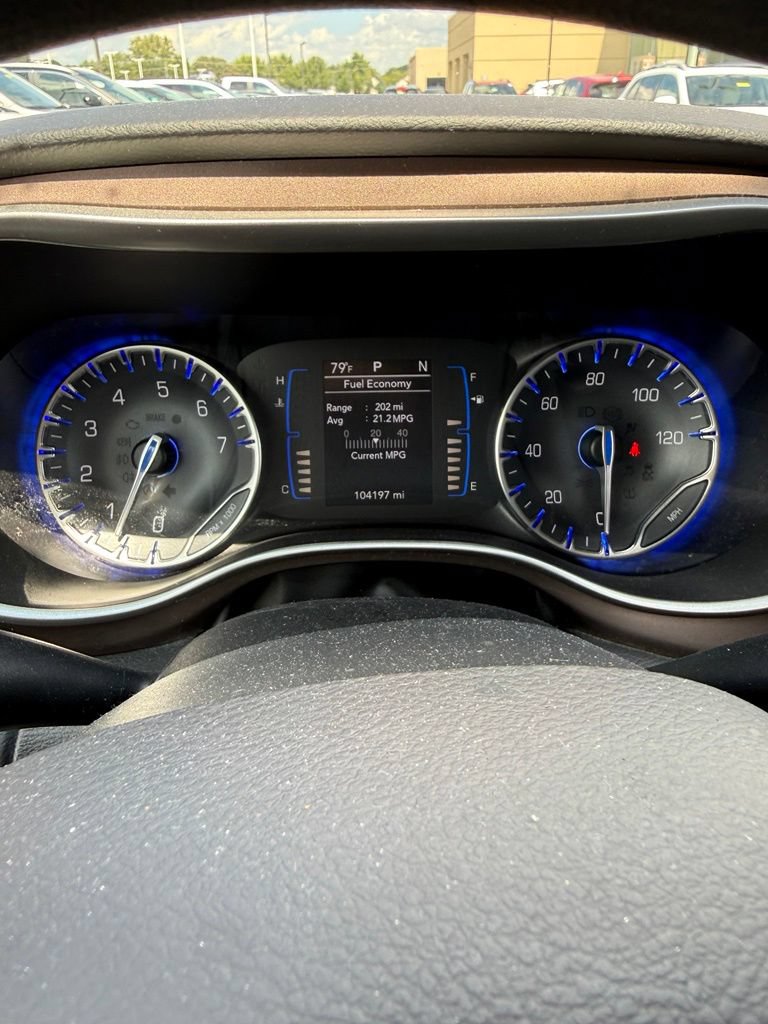 Used 2018 Chrysler Pacifica Touring Plus w/ Tire & Wheel Group FWD image 10