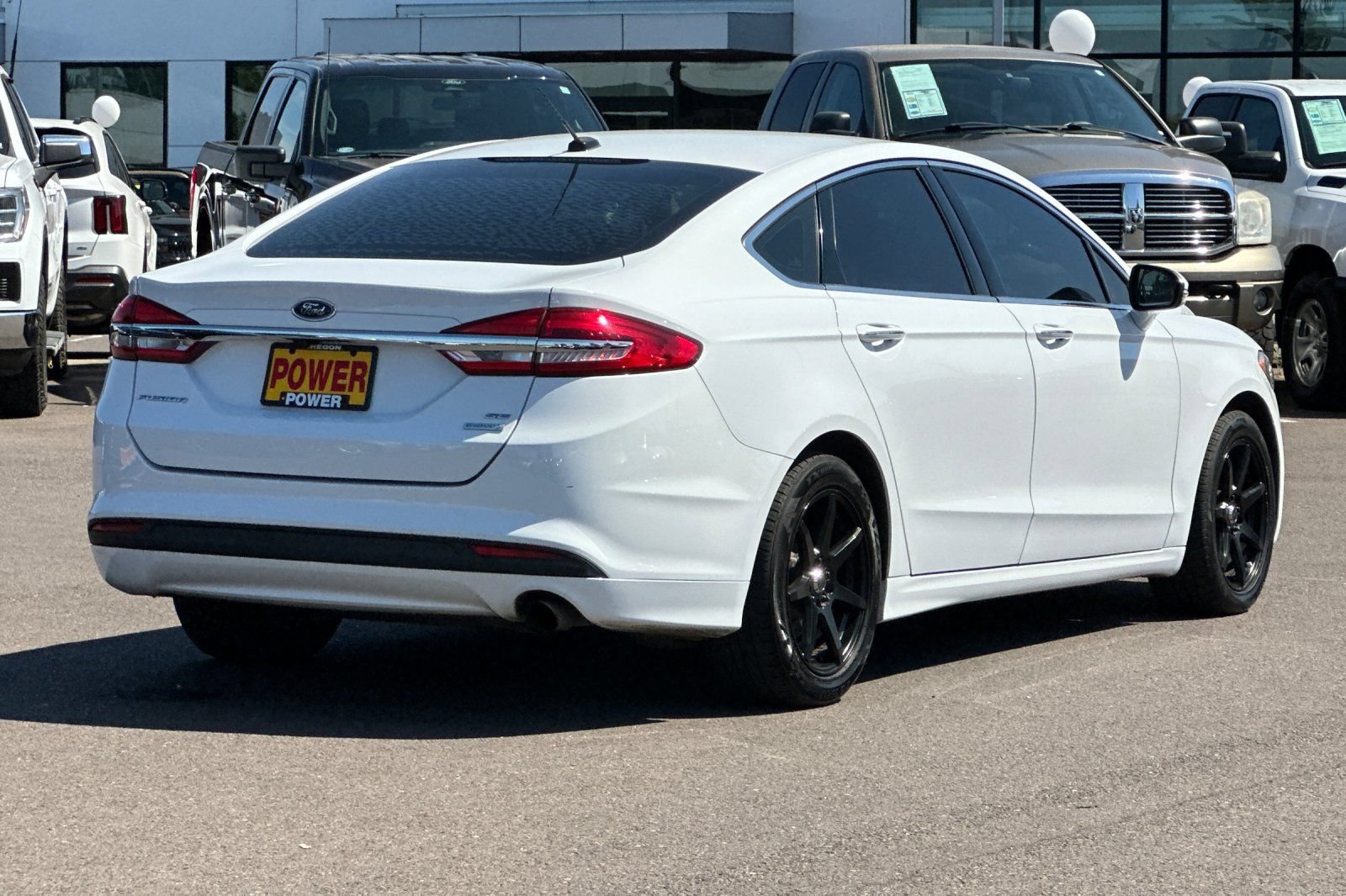 Used 2018 Ford Fusion SE FWD image 4