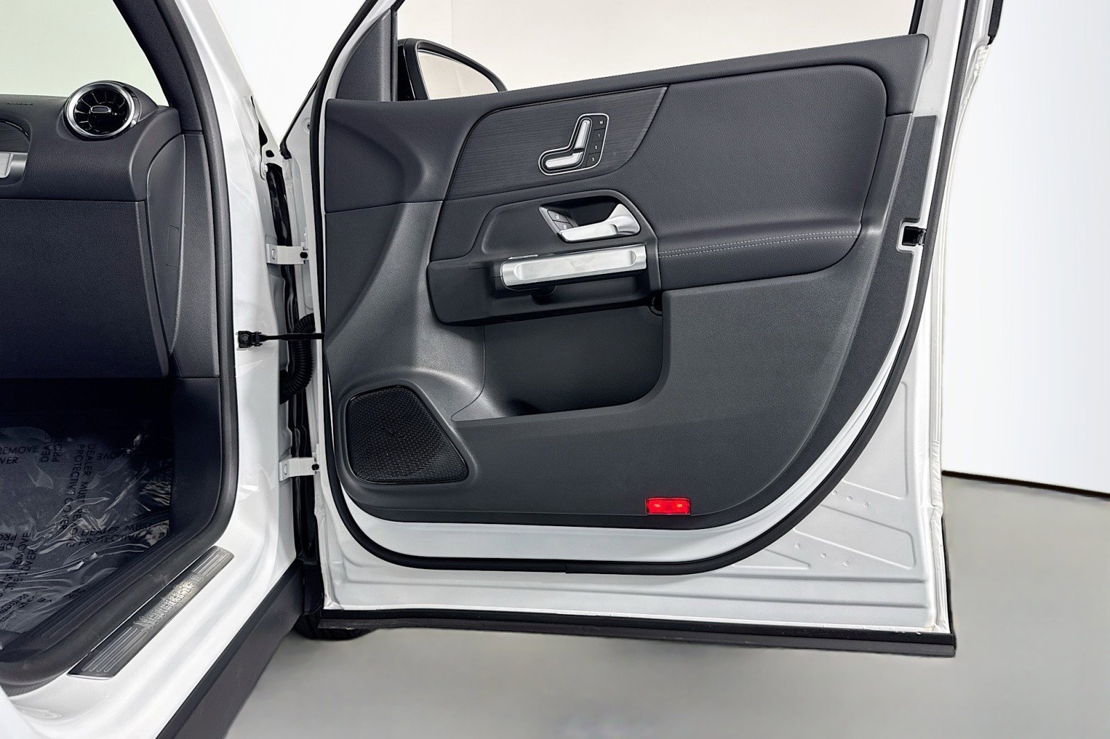 New 2026 Mercedes-Benz GLB 250 image 23