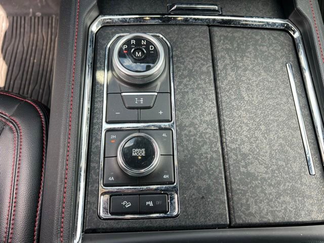 Used 2024 Ford Expedition Limited AWD/4WD image 35