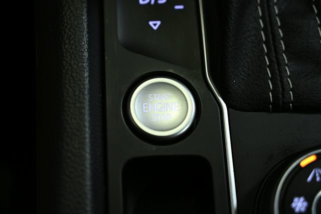 Used 2022 Volkswagen Atlas SEL Premium image 30